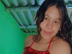 AlissaMona - female webcam at xLoveCam