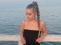 alena-bonbon - blond female webcam at xLoveCam