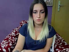 AmandaChilli - female with brown hair and  big tits webcam at xLoveCam