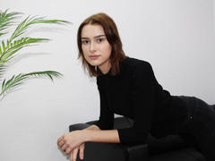 AmandaBarlow - female with red hair webcam at LiveJasmin