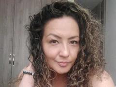 Amandabella69 - female with brown hair and  big tits webcam at xLoveCam