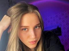 AmeliaAttom - blond female webcam at xLoveCam