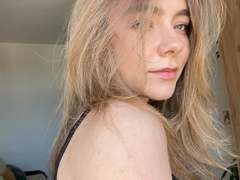 AmyTasty - blond female with  small tits webcam at xLoveCam