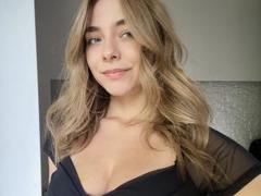 AmyTasty - blond female with  small tits webcam at xLoveCam