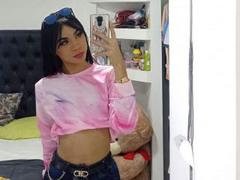 AndreaCutes - shemale webcam at xLoveCam