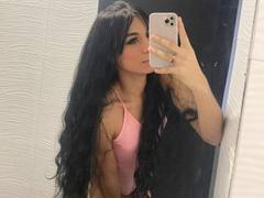 AndreaCutes - shemale webcam at xLoveCam