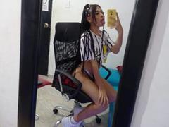 AndreaCutes - shemale webcam at xLoveCam