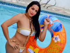 AndreinaTS - shemale with black hair webcam at xLoveCam