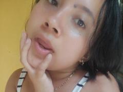 AngelaSexyCute - female webcam at xLoveCam