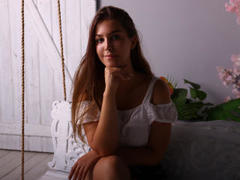 AngelinaGrante - female with brown hair and  big tits webcam at LiveJasmin