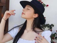 AngellMoore - female with brown hair webcam at xLoveCam