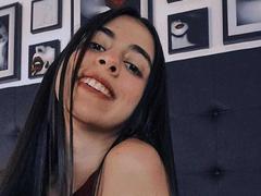 AnnaAlvarez - female webcam at xLoveCam