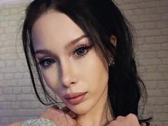 AppleEvelyn - female with brown hair and  small tits webcam at xLoveCam