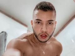 ArchieKoller - male webcam at xLoveCam