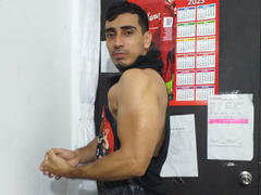 AresMuscle - male webcam at xLoveCam