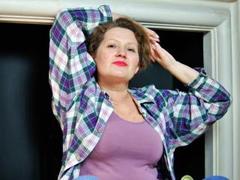 AriaxKiss - female with brown hair webcam at xLoveCam