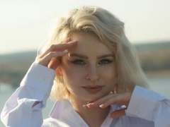 AshleyKathryn - blond female webcam at xLoveCam