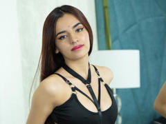 AtheneaOwen - female with brown hair webcam at xLoveCam