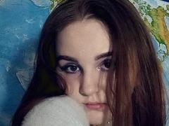 AveryVeksler - female with brown hair webcam at xLoveCam