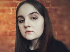 AveryVeksler - female with brown hair webcam at xLoveCam