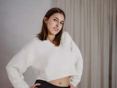 BabeBo - female with brown hair webcam at xLoveCam