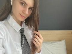 BatSama - female with brown hair and  small tits webcam at xLoveCam