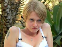 BeachSchnecke-hot - blond female webcam at xLoveCam