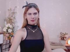 BeautyQueenTs - shemale with brown hair and  big tits webcam at xLoveCam