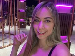 BelindaRosee - blond female webcam at xLoveCam