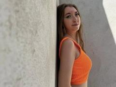 BellaWendo - female with red hair and  small tits webcam at LiveJasmin