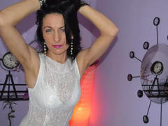 LadyKate111 - female with black hair webcam at ImLive