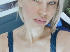 BelleLisaG - blond female with  small tits webcam at xLoveCam