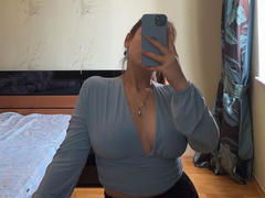 BeverlyApple - female with brown hair and  small tits webcam at xLoveCam