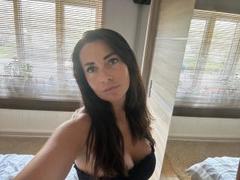 BiancaGlam - female with brown hair and  small tits webcam at xLoveCam