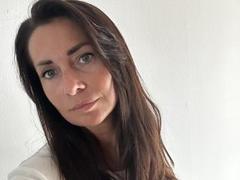 BiancaGlam - female with brown hair and  small tits webcam at xLoveCam