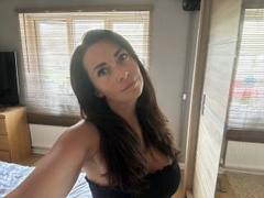 BiancaGlam - female with brown hair and  small tits webcam at xLoveCam