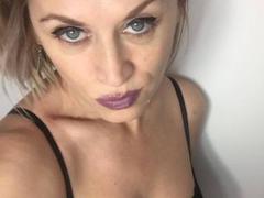 BiankaRay - blond female webcam at xLoveCam