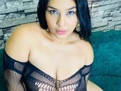 BichotaLove - female with black hair webcam at xLoveCam