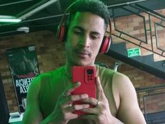 BlackBrownHot - male webcam at xLoveCam