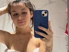 BladeFury - female with black hair and  small tits webcam at xLoveCam