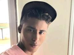 BobbyBlu - male webcam at xLoveCam