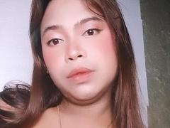 BombShellJanella - shemale webcam at xLoveCam