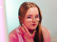 BonnieBell - blond female webcam at xLoveCam