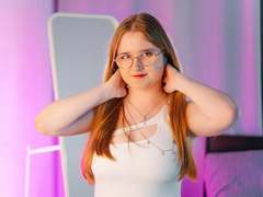 BonnieBell - blond female webcam at xLoveCam