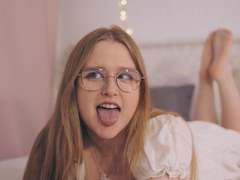 BonnieBell - blond female webcam at xLoveCam