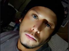 BriefsGuy - male webcam at xLoveCam