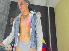 BryanSexiest - male webcam at xLoveCam