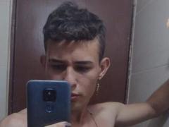 BryanSexiest - male webcam at xLoveCam