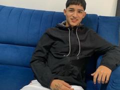 BryanTwinky - male webcam at xLoveCam