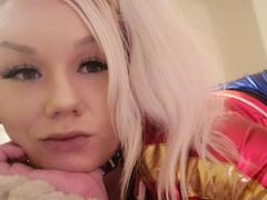 BustinBlonder - blond female webcam at xLoveCam